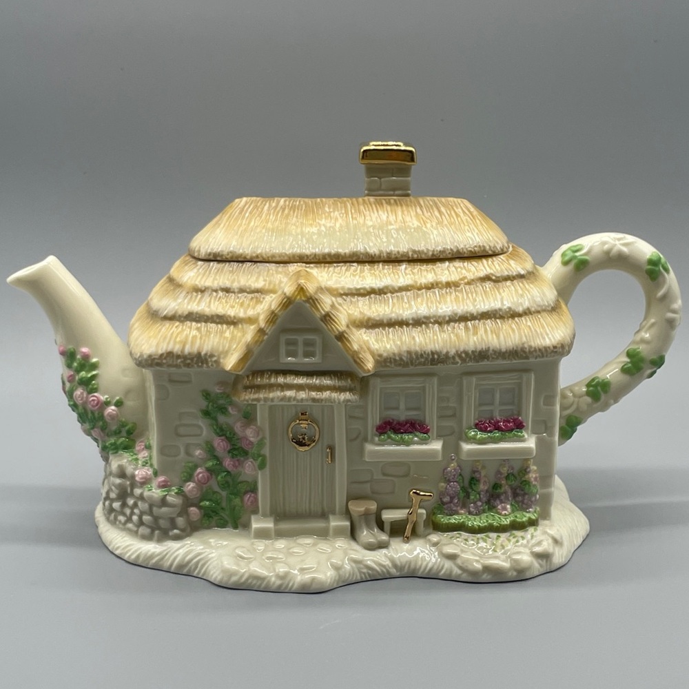 Lenox Fine Ivory China Cottage with Thatched Roof Irish Blessings Teapot 2002